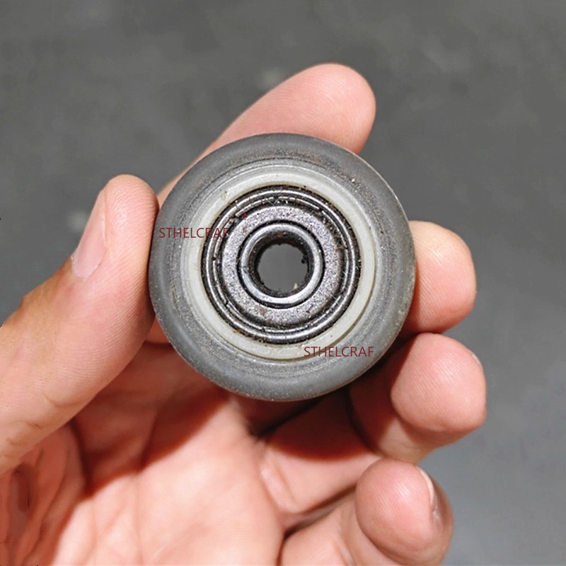 Furniture Hardware Replacement - 4 roulettes de remplacement en caoutchouc